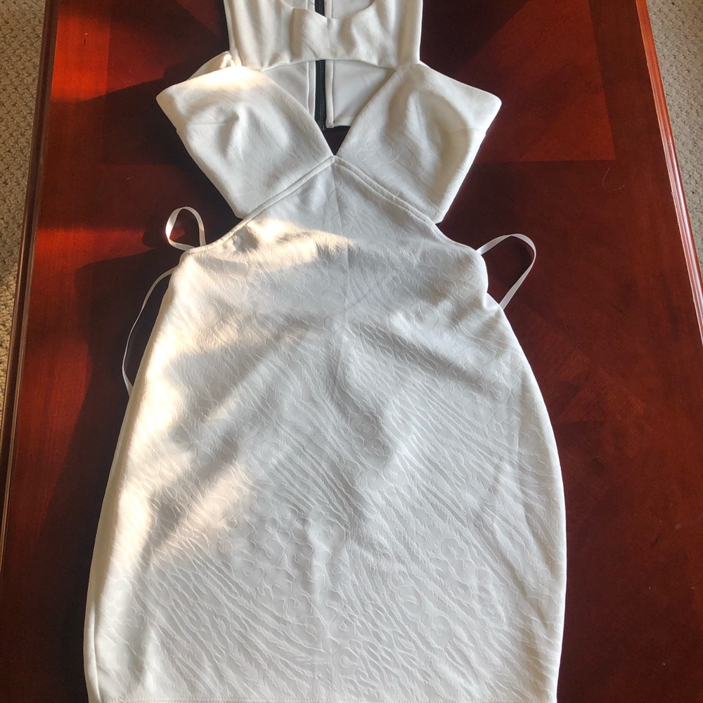 Dress - Picture 4 of 5